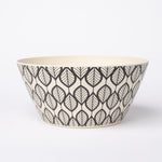 Bamboo Salad bowl - Saga pattern - Black leaf motif on a almost white background